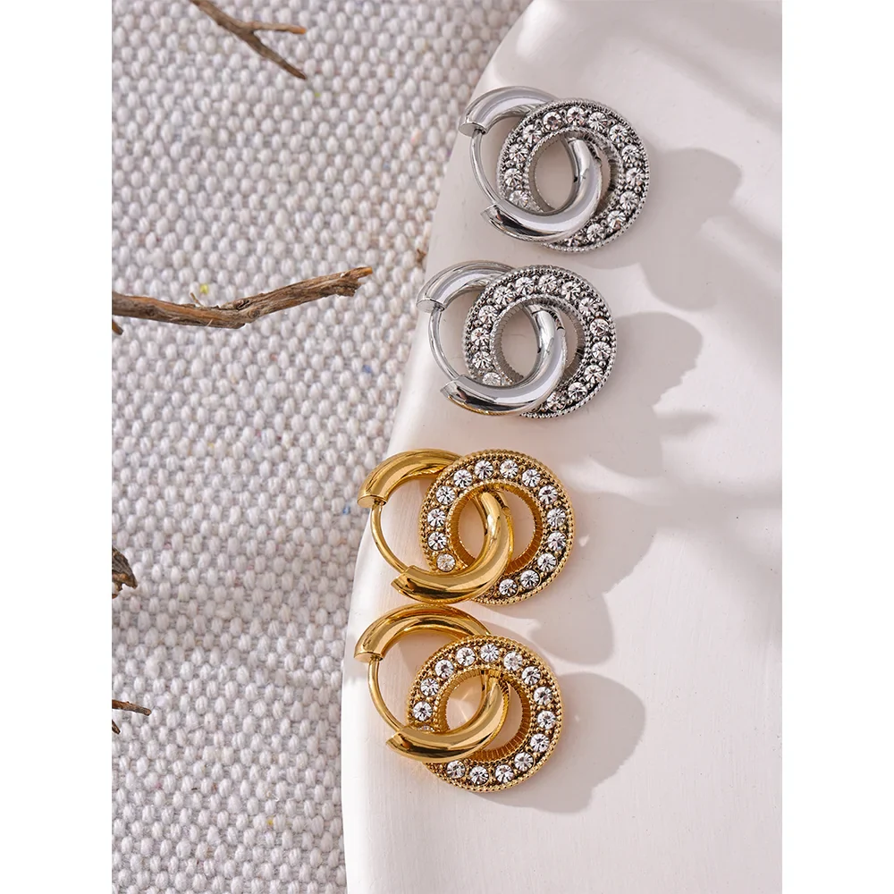 Brinco Argola com Circulo Cravejado de Zircônias - Velvet