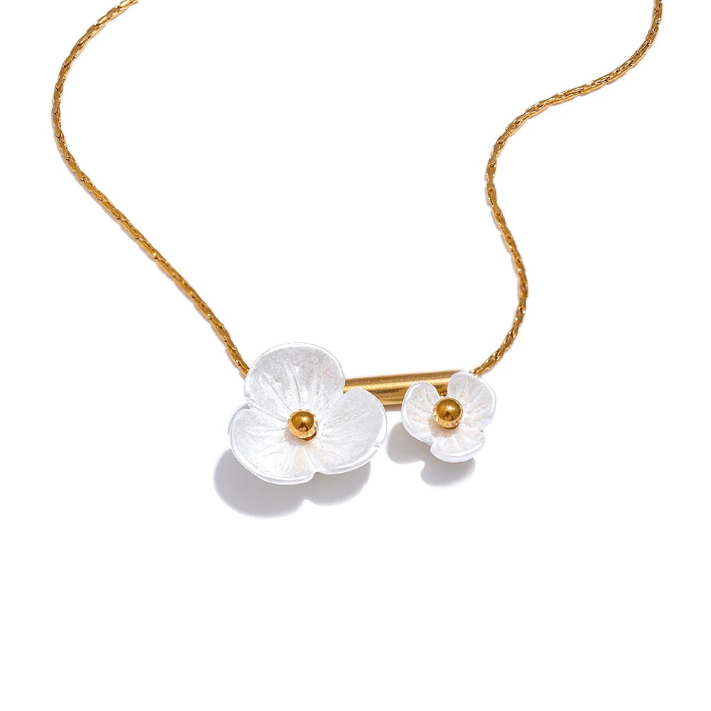 Vivrae necklace