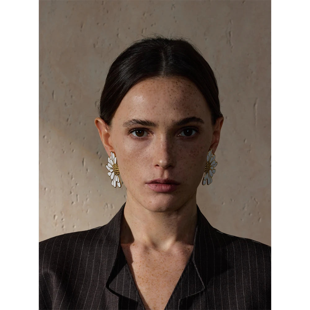 Elara White Gold Earrings