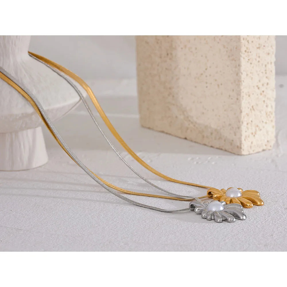 Olyss Necklace