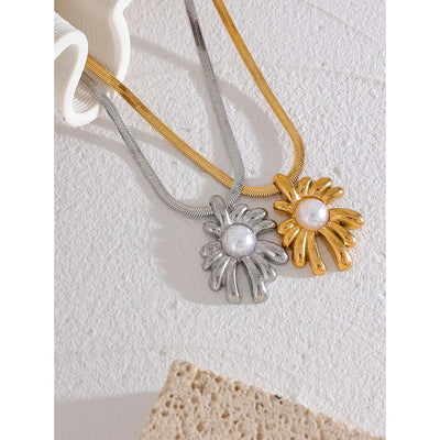 Olyss Necklace