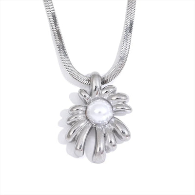 Olyss Necklace