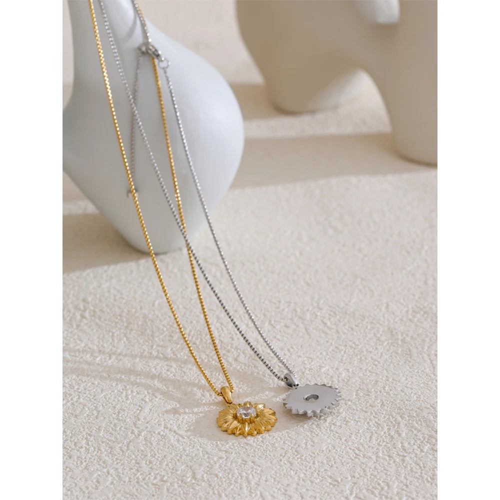 Soleil Éternel Necklace